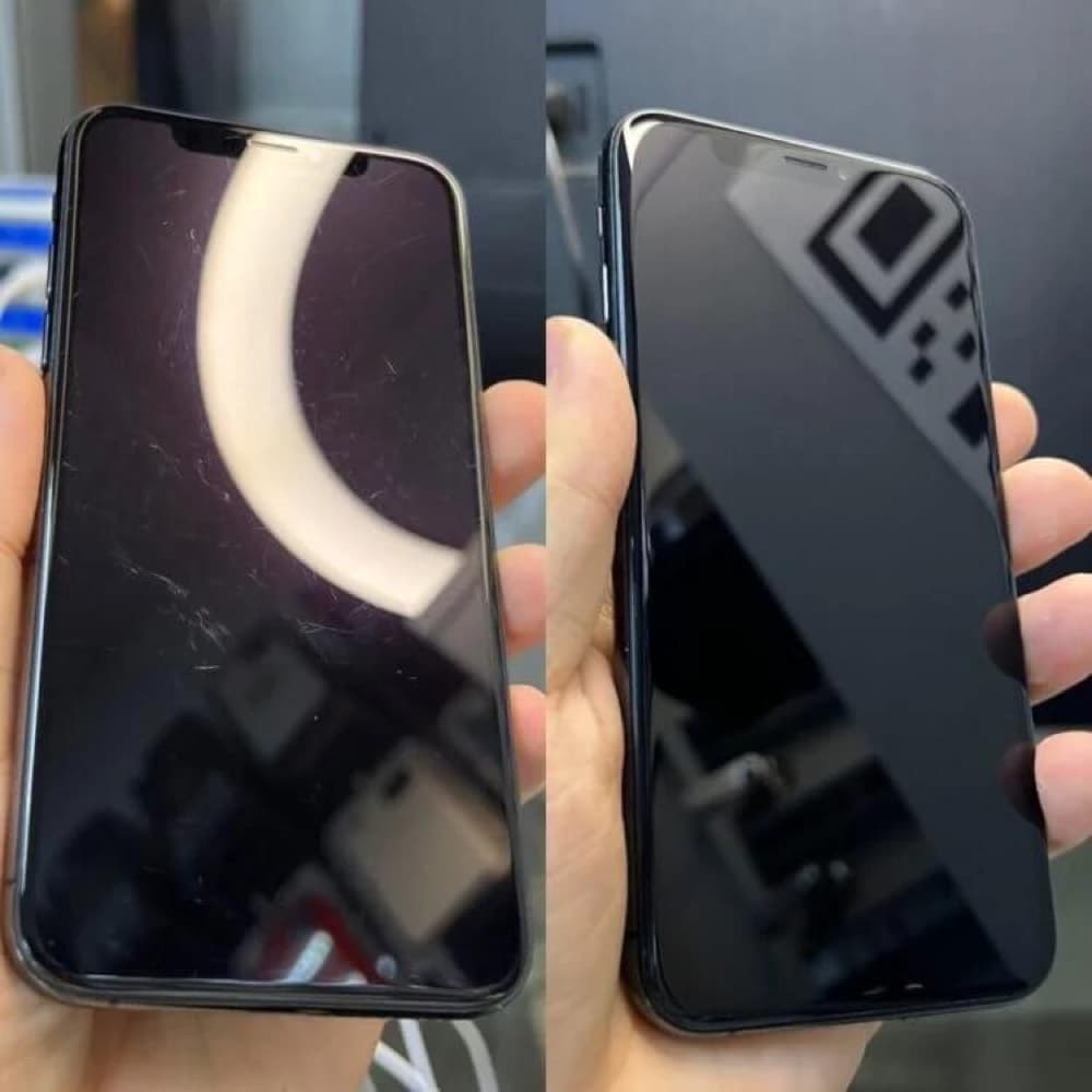 iPhone przed polerowaniem i po nim — po lewej gęsta siatka rys na ekranie, po prawej czysta tafla szkła